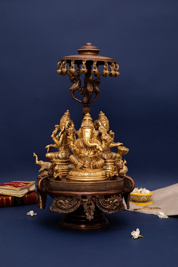 Rotating Lakshmi, Ganesha and Saraswati